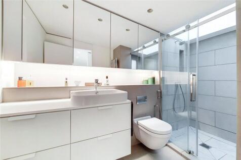 Ensuite Main Bedroom