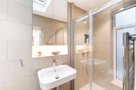 Ensuite - Bedroom 2
