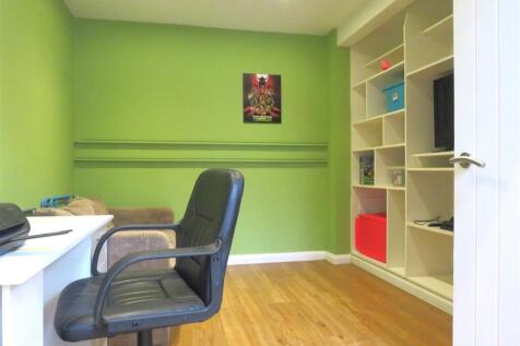 Play room or office.JPG