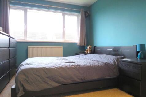 Bedroom 1.JPG