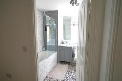 Bathroom from landing.jpeg