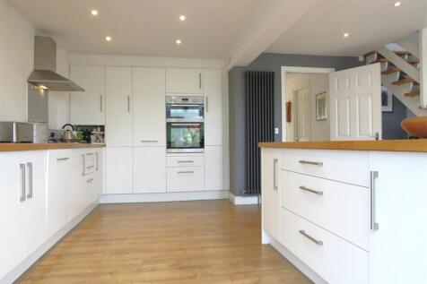 Kitchen.JPG