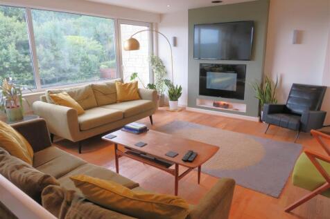 Living room.JPG