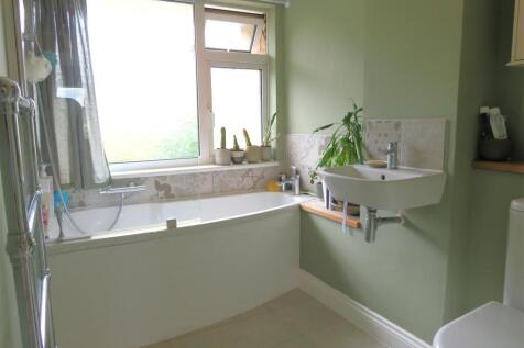 Bathroom.JPG