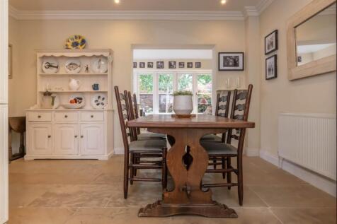 Dining area.JPG