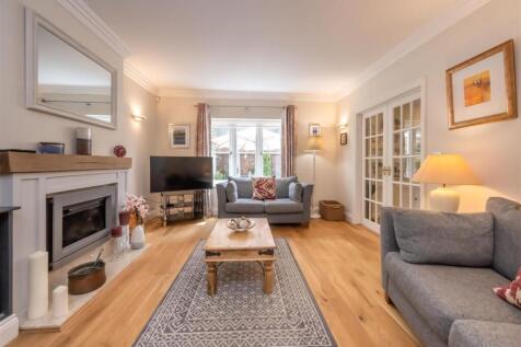 Living room view 2.JPG