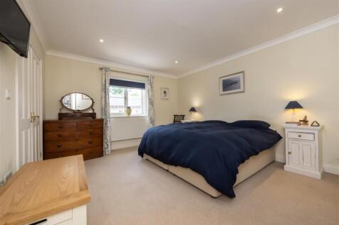Bedroom 1.JPG