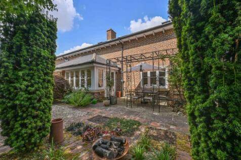 Rear garden view 2.JPG