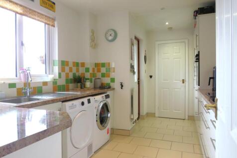Fitted Kitchen.JPG