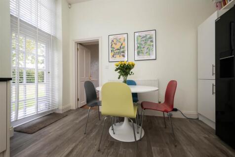 Dining Area.JPG