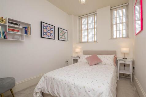 Bedroom 2.JPG