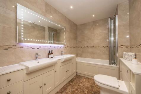 Bathroom.JPG