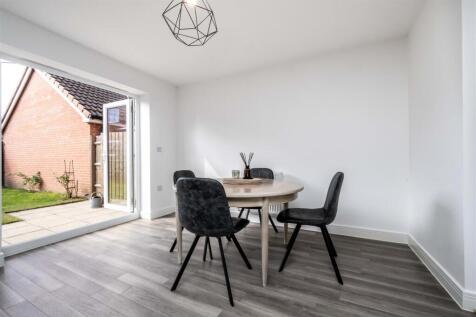 Dining Area.JPG