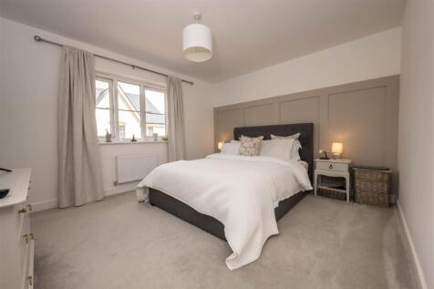 Bedroom 1.JPG