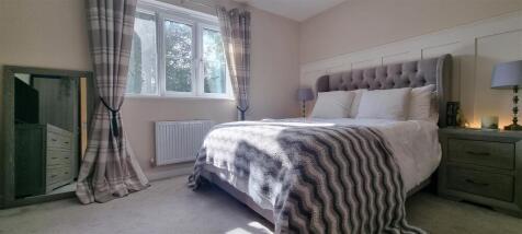 Bedroom 1.jpg