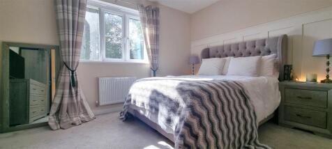 Bedroom 1.jpg