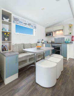 Spacious lounge 
