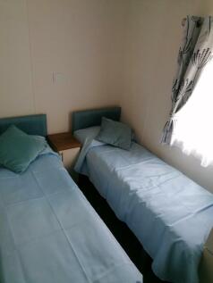 Twin bedroom 