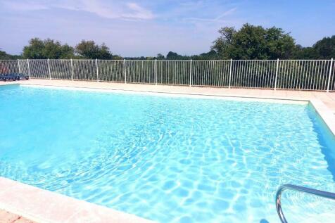 Heated pool