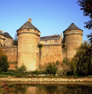 Lassay le Chateaux