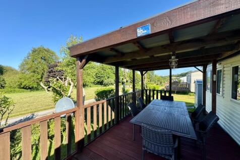 Covered terrace 