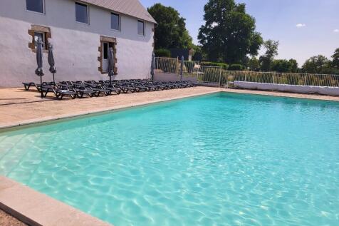 Heated pool 