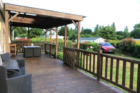 Covered terrace 