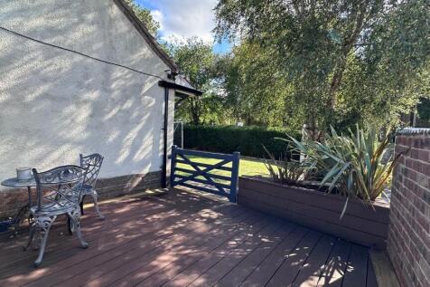 Side patio