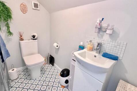 Ensuite Cloaks