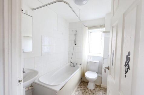 The Holdings - Bathroom