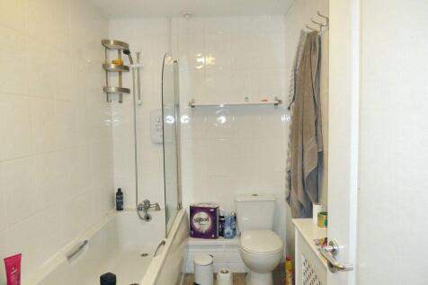Abram House - Bathroom