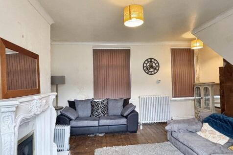 Moor End Road - Lounge Overview