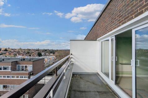 Lemare Lodge- Balcony