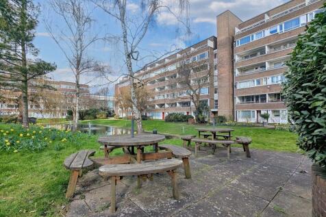 Lemare Lodge- Outside Benches