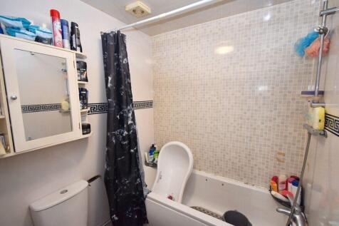 4 Alma Road - Bathroom