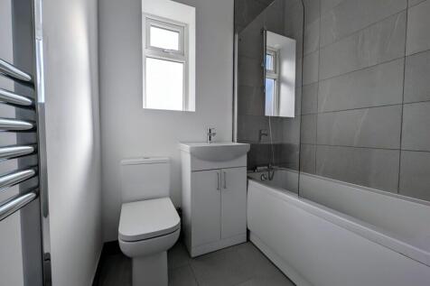 Minor Street - Bathroom