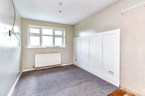 Houseman Drive -Overview of Bedroom 1