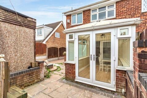 Houseman Drive - Rear of Property