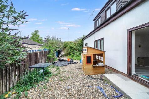 St James Road - Garden