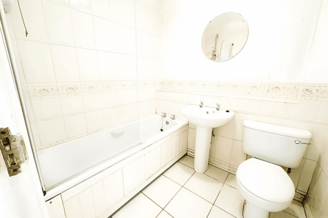 Limekin Court - Bathroom