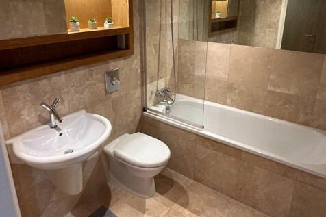 Saint Anns Quay-Main Bathroom