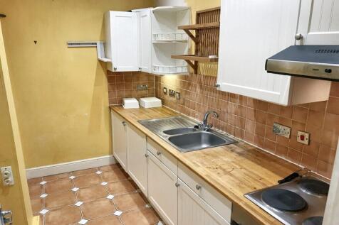 56 High Street - Modern Kitchen