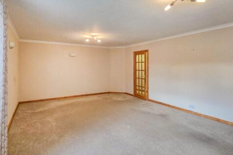 Hilton Heights- Lounge