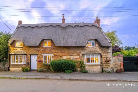 8 Barnsdale, Great Easton