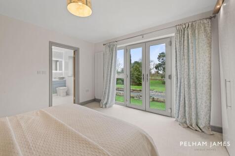 Principal Suite - 170 Eastgate, Deeping St James