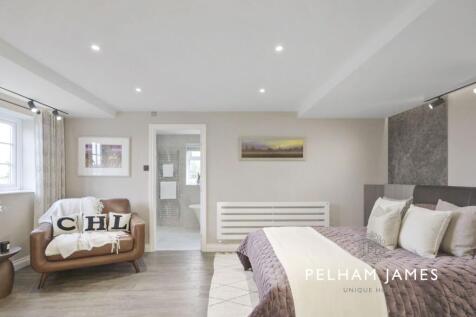 Principal Suite, The Old Well House, Ufford
