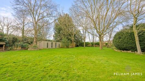 Garden, 24 High Street, Maxey