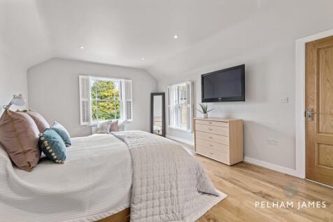 Bedroom 5, Tivoli, Wothorpe