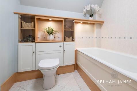 Principal En Suite, Tower Cottage, Ashwell