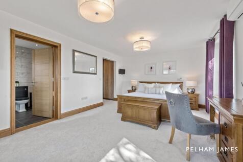 Principal Suite, Midsummer House, Kings Cliffe